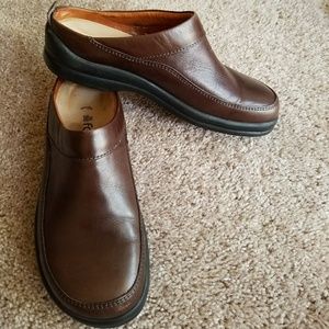 Birkenstock footprints brown clogs